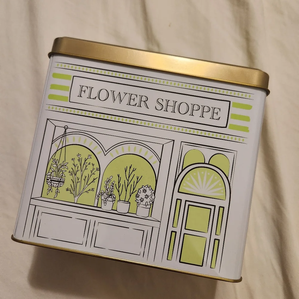 Bullseye playground flower tin